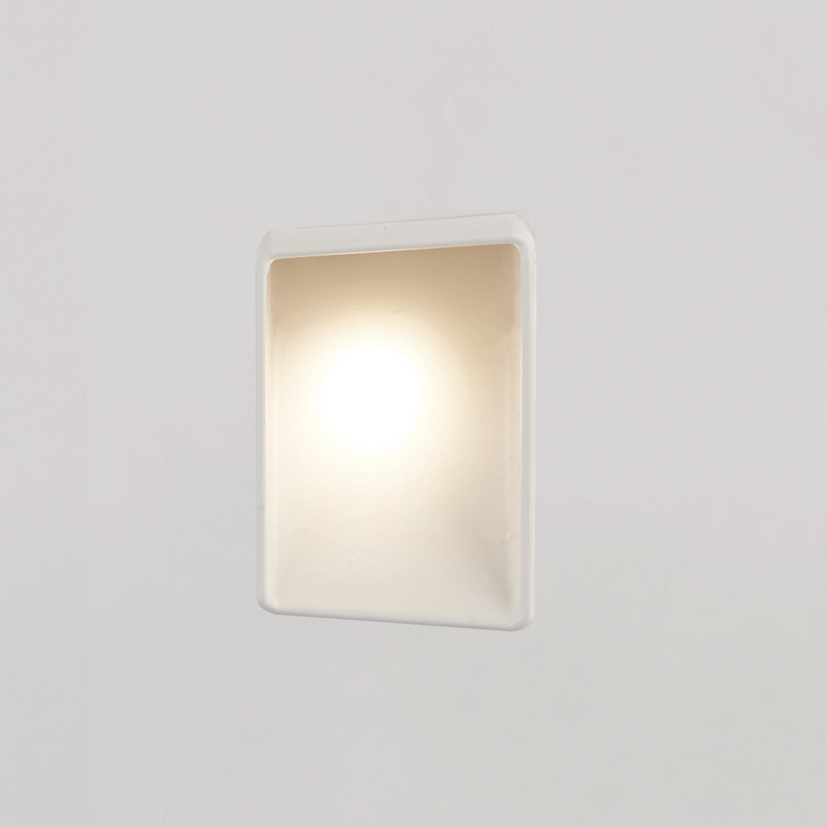 Eingebaute Treppenbeleuchtung Blanche Weiß Lyora 5053423308104