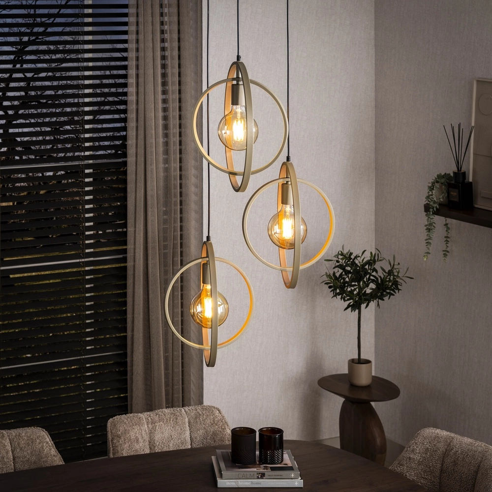 Esstisch mit 3-Licht Pendellampe Turn Ø 40cm – Sand – exzl E27 Lyora 8716803513136