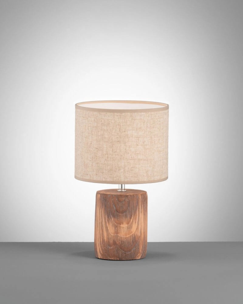 Tischlampe aus Holz Malik mit sandfarbener Kapuze