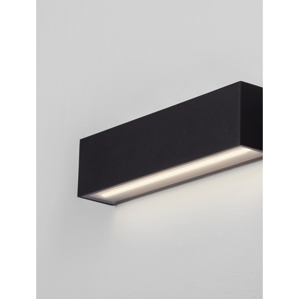Schlanke Wandleuchte Allure schwarz 26cm Lyora 5212017479082