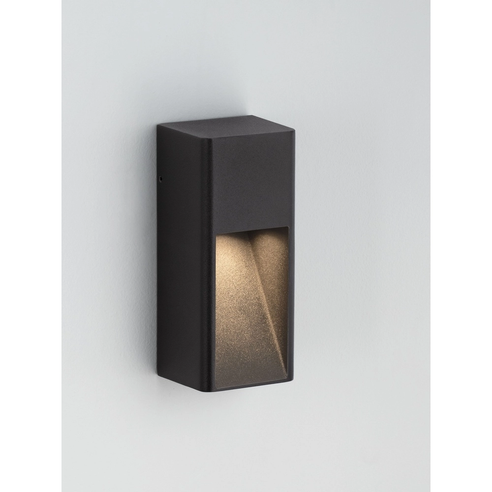 Elegante Wandlampe Mazu Schwarz Lyora 5212063504356