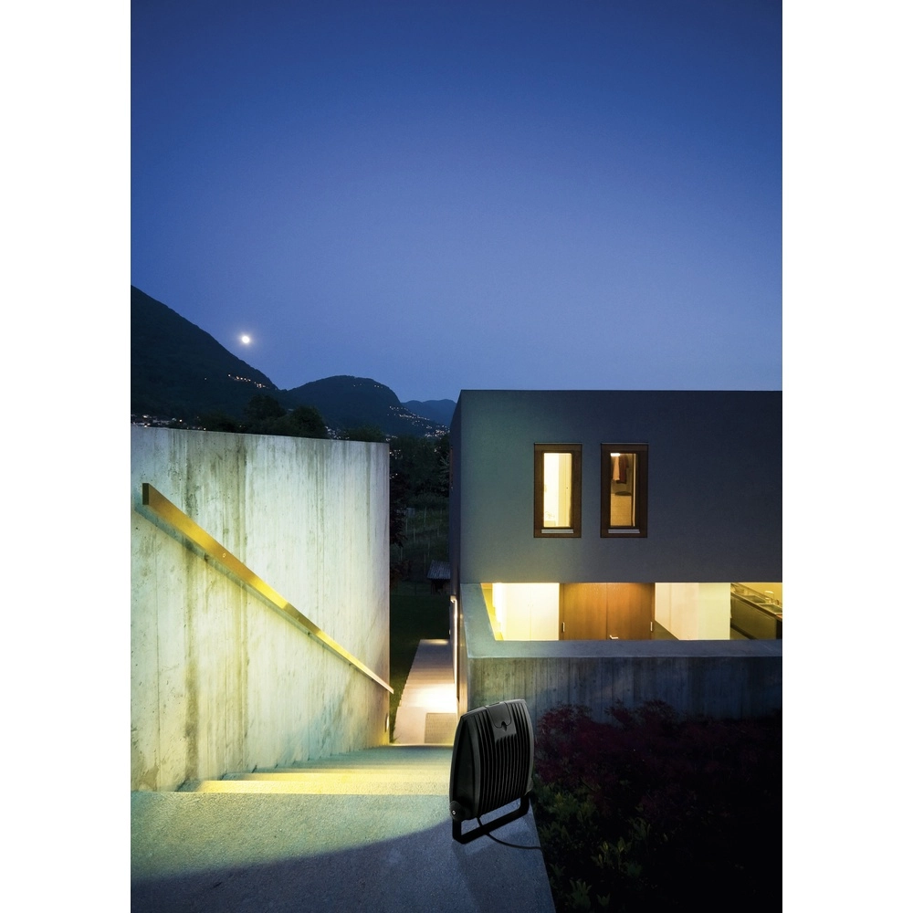 Im Rampenlicht Gambettola Pro 45W-Anthrazit Eglo 9002759338350