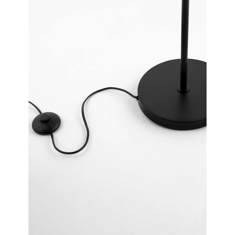 Stehlampe Lito Schwarz und Rattan Lyora 5212017454744