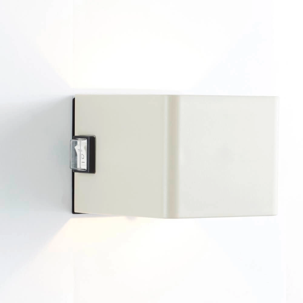 Cremefarbener Aufbaustrahler Iseo wiederaufladbar Brilliant 4004353435584