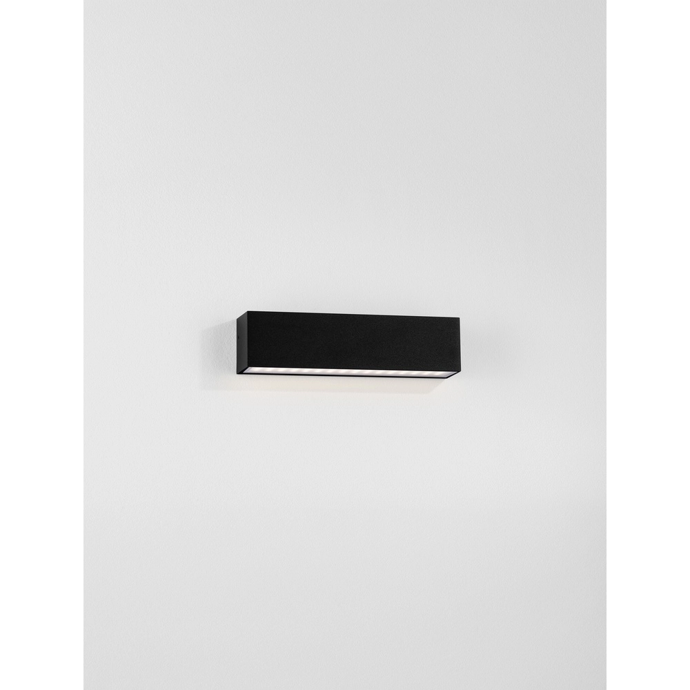 Schlanke Wandleuchte Allure schwarz 22cm Lyora 5212017479105