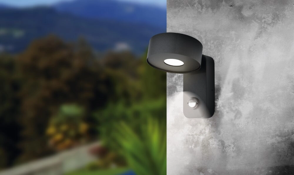 LED-Wandstrahler Palosco 6 W – 3000 K mit Bewegungssensor schwarz Eglo 9002759987381