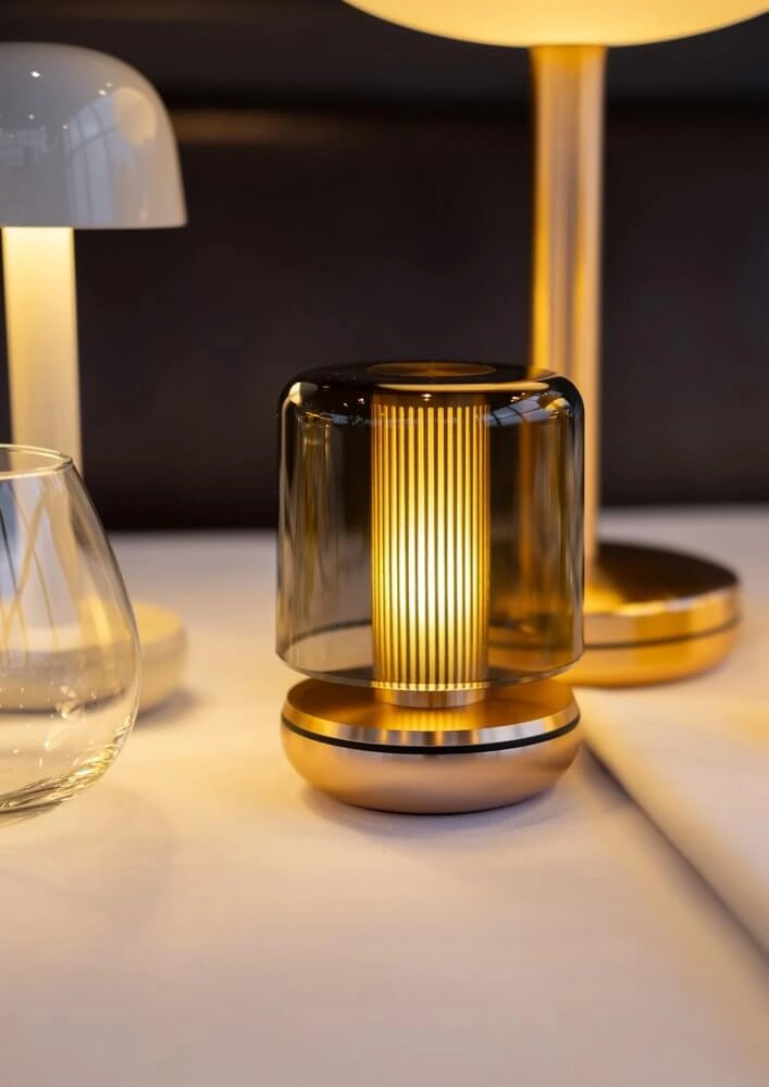 Wiederaufladbare Tischlampe Firefly Gold geräuchert Humble 6097522568556