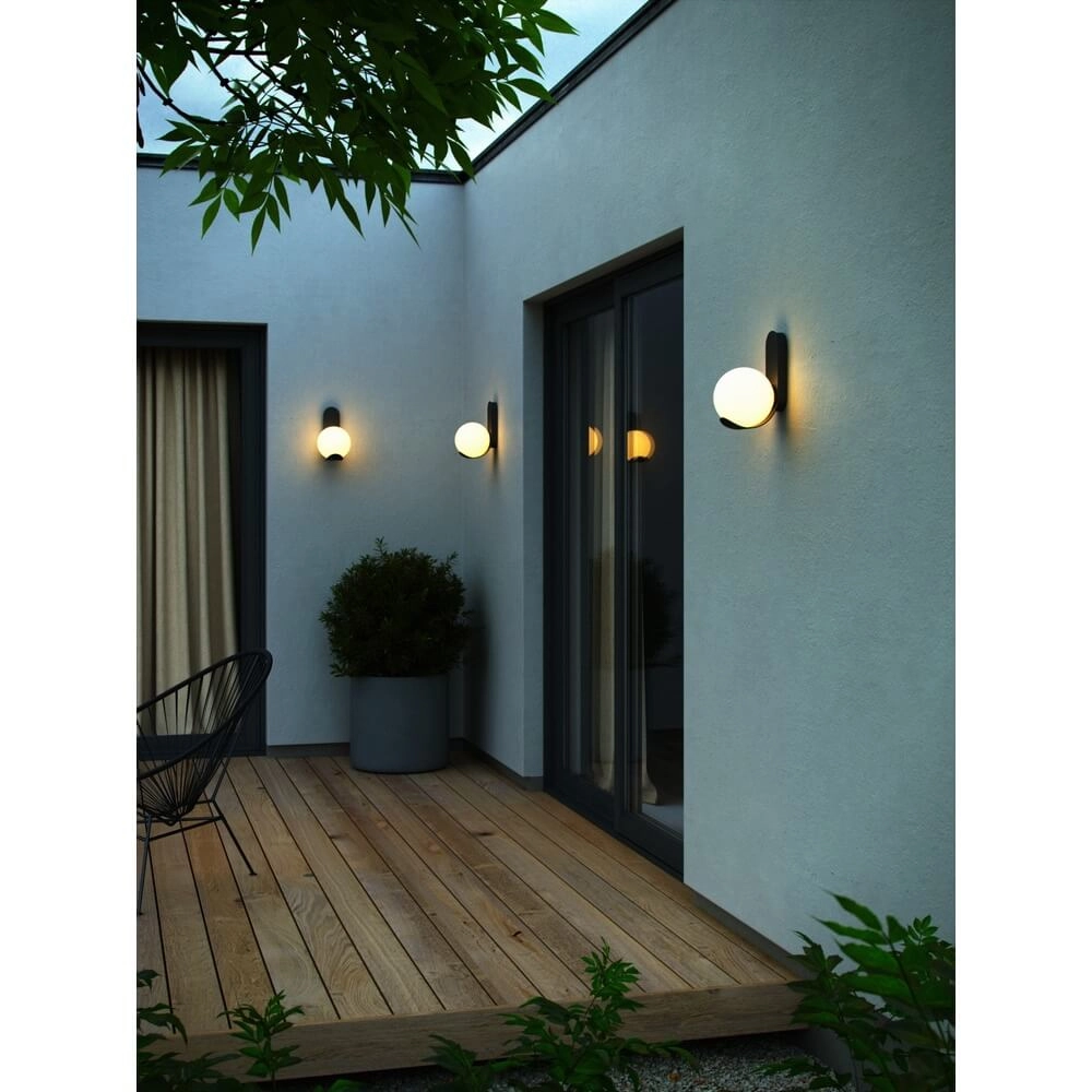 Design-Außenleuchte Dalius schwarz mit weißer Kugel Nordlux 5704924017667