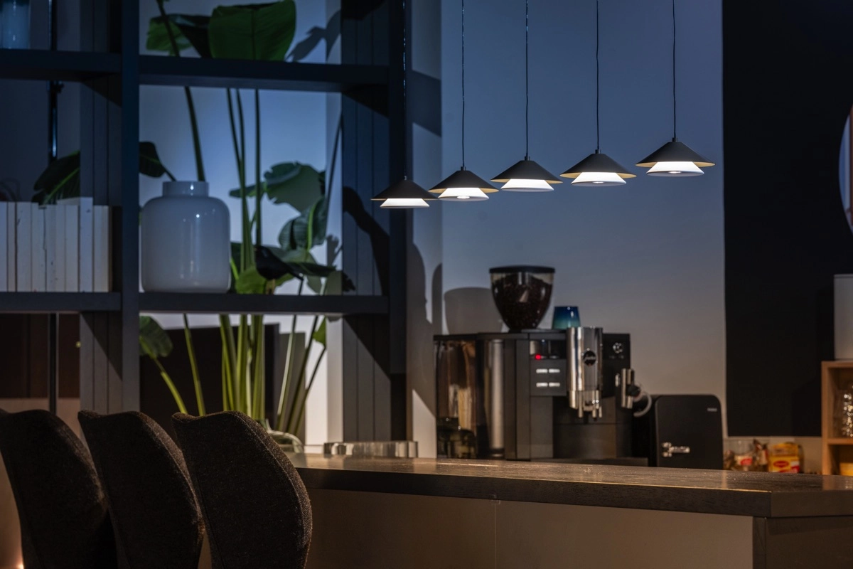 LED-Pendellicht im Esszimmer Jens 5x LED ETH 8720195311447
