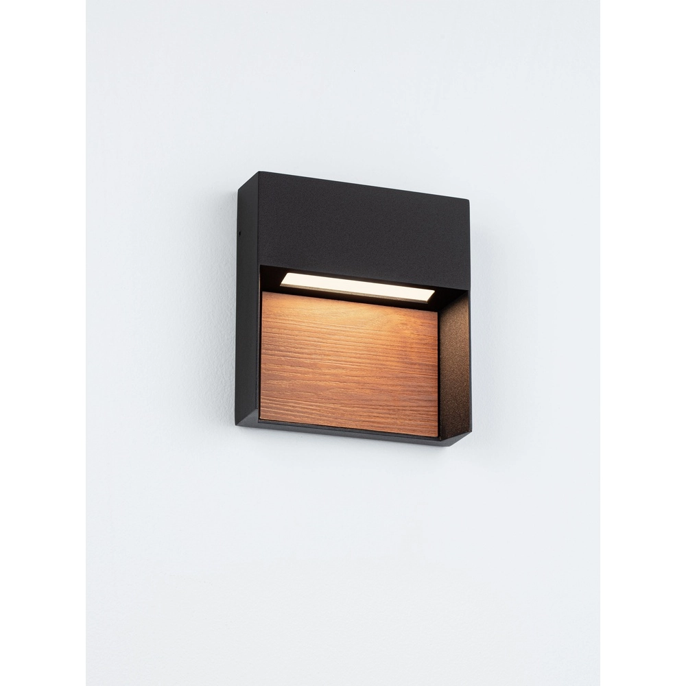Design-Wandlampe Noray Schwarz mit Holz – 2700K Lyora 5212063504295
