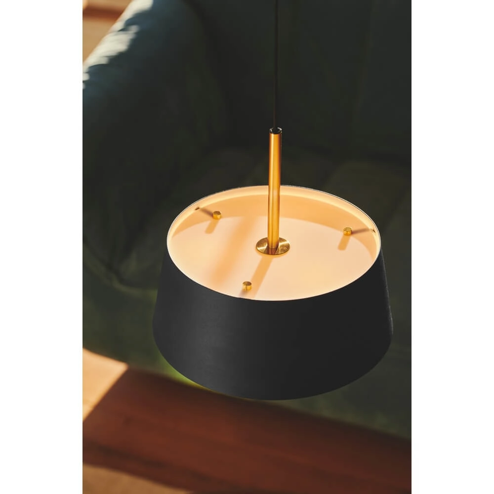 Schlanke Pendelleuchte Clasi schwarz Ø 29cm Nordlux 5704924015922