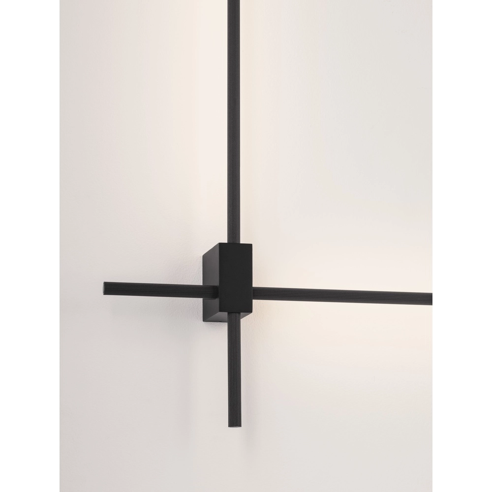 Schlanke Wandleuchte Peak schwarz Lyora 5212017473707