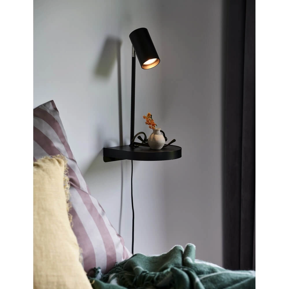 Schwarze Wandleuchte Cody mit USB-Anschluss Nordlux 5704924005114