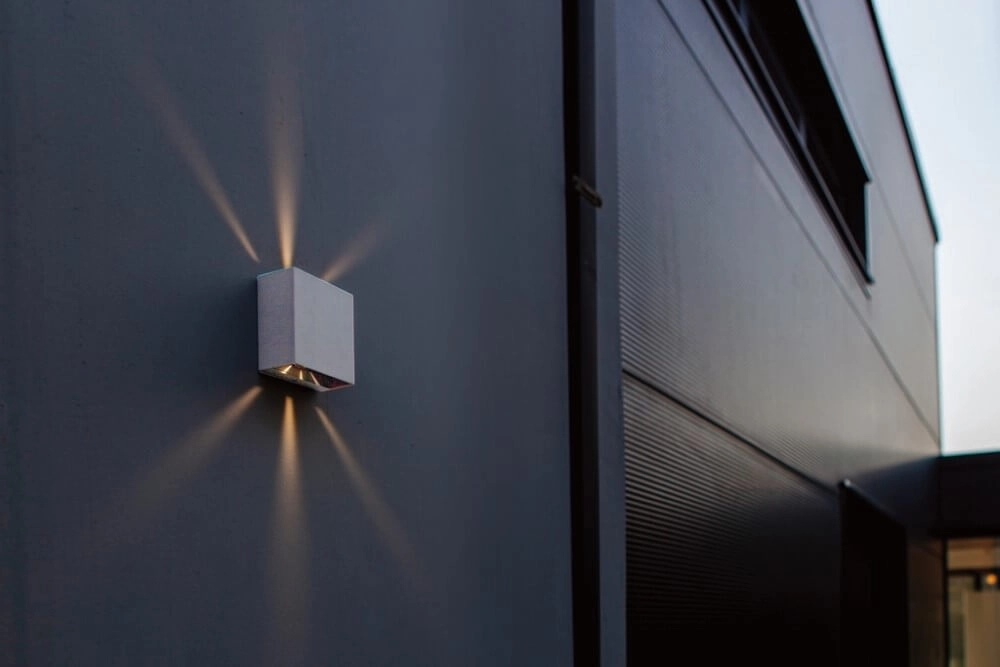 Weiße Wandleuchte Gemini Beams Design Lutec 6939412013596