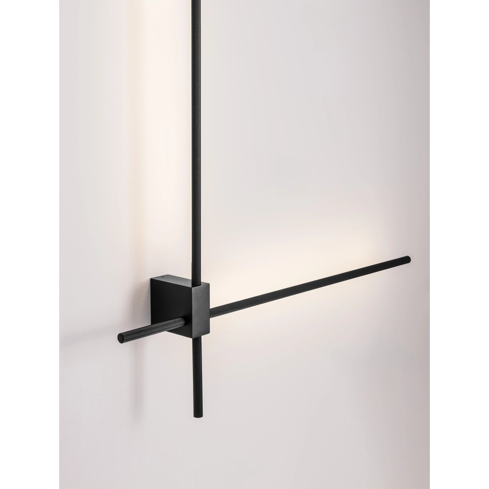 Schlanke Wandleuchte Peak schwarz Lyora 5212017473707
