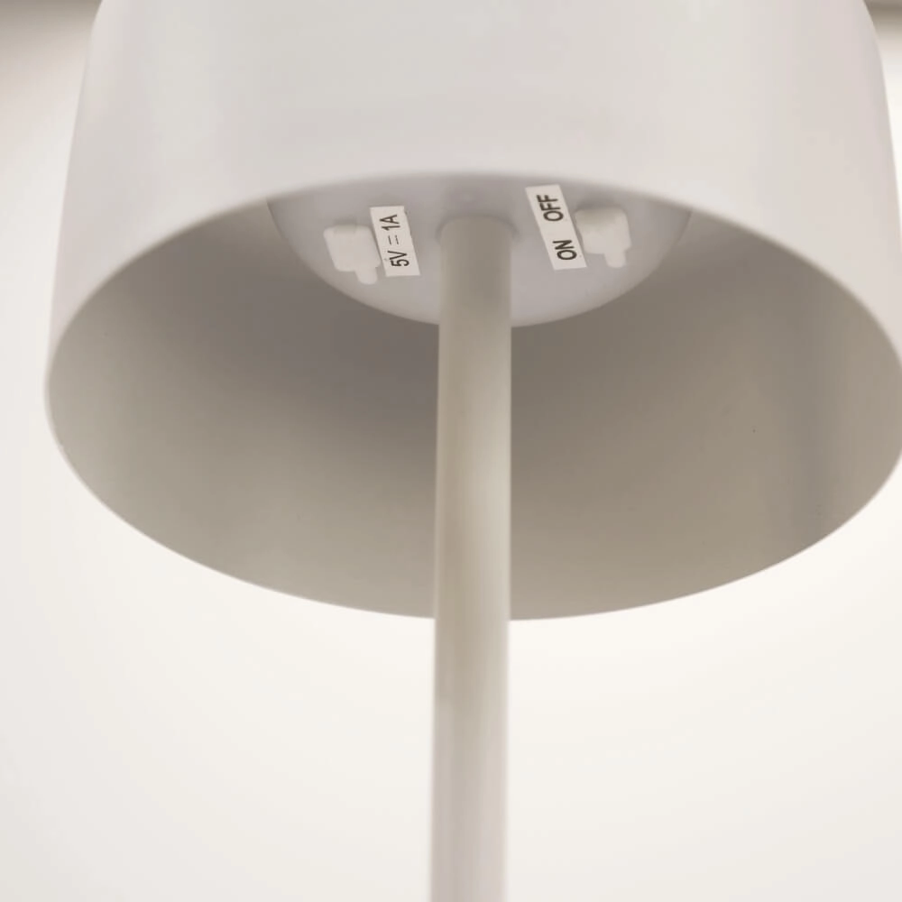 Schlanke Tischleuchte Roccanova Solar White mit USB Eglo 9008606355044