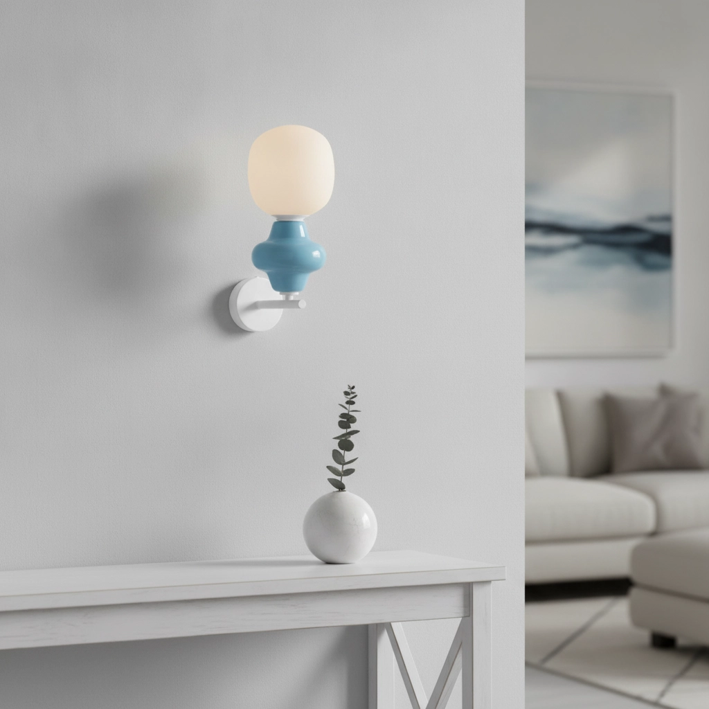 Wandleuchte Clio Blaue Keramik mit weißem Glas