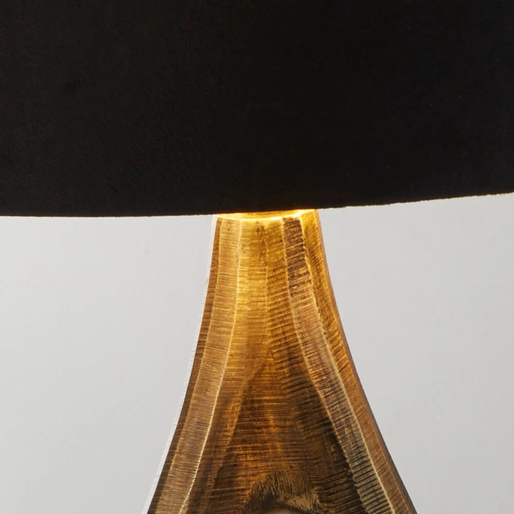 Goldene Tischlampe Bucklow mit schwarzer Kapuze Searchlight 5053423257297