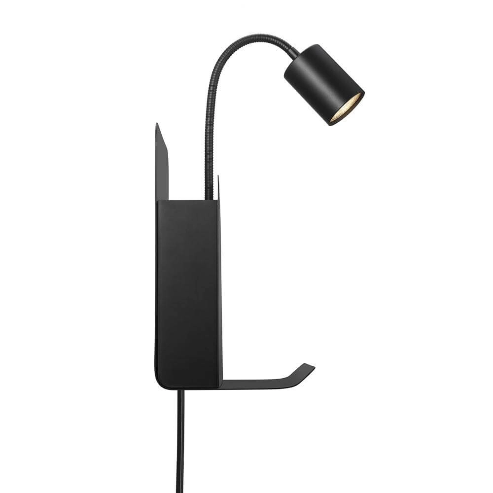 Schwarze Wandleuchte Roomi mit USB-Anschluss