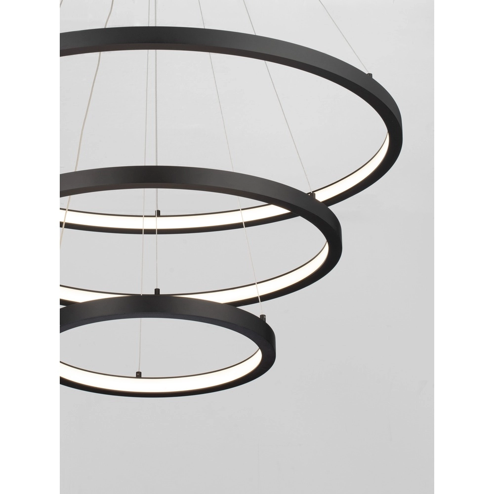 Schwarze Pendelleuchte Empatia Design Dreibettzimmer Lyora 5212017442710