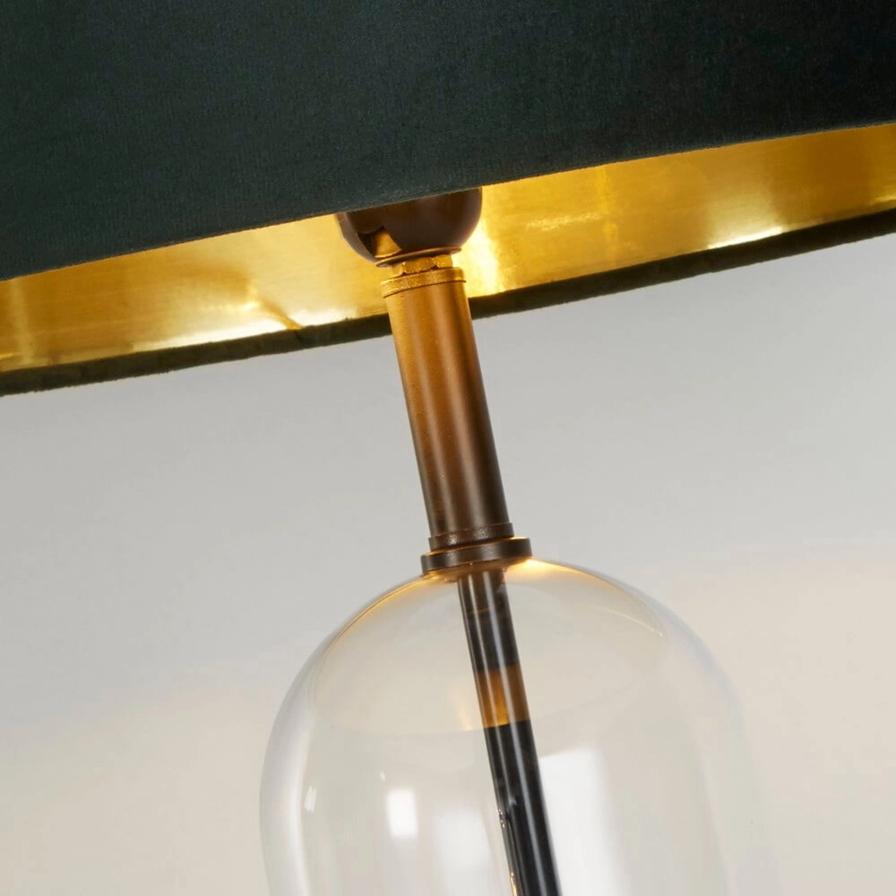 Einzigartige Tischlampe Oxford mit grüner Haube Searchlight 5053423256696
