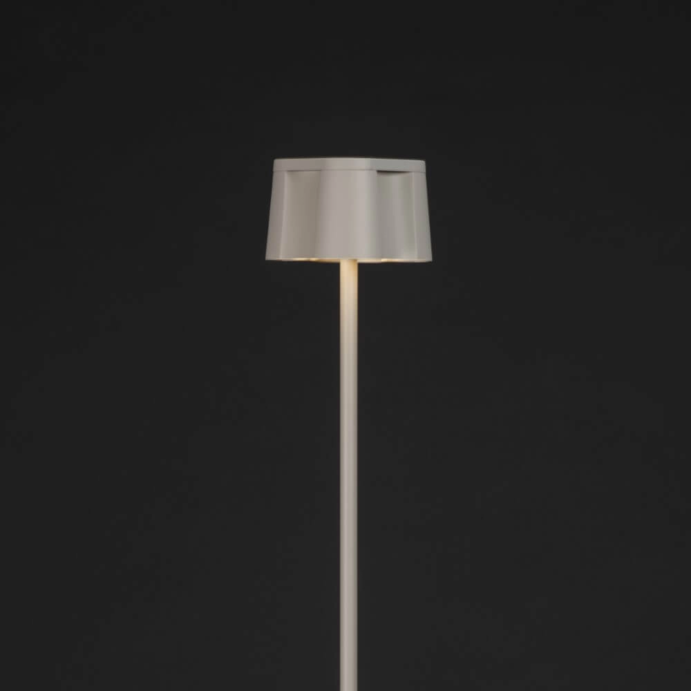 Weiße Stehlampe Nice für draußen KonstSmide 7318307831252